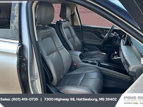 Used 2023 Lincoln Corsair Reserve w/ Equipment Group 202A image 6