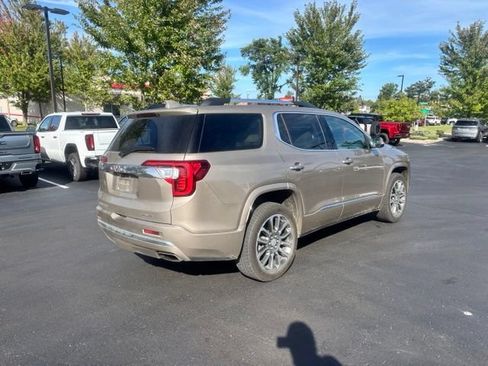 Used 2022 GMC Acadia Denali w/ Denali Ultimate Package AWD/4WD image 5