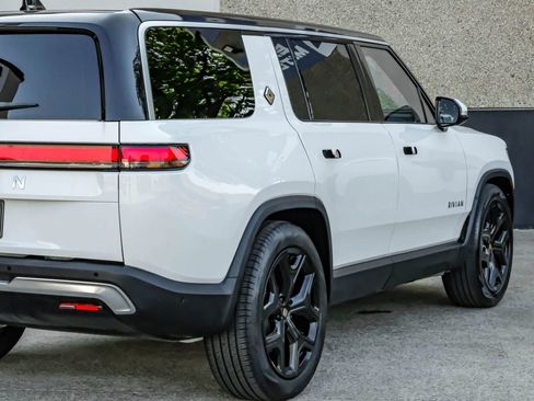 Used 2024 Rivian R1S Adventure AWD/4WD image 14