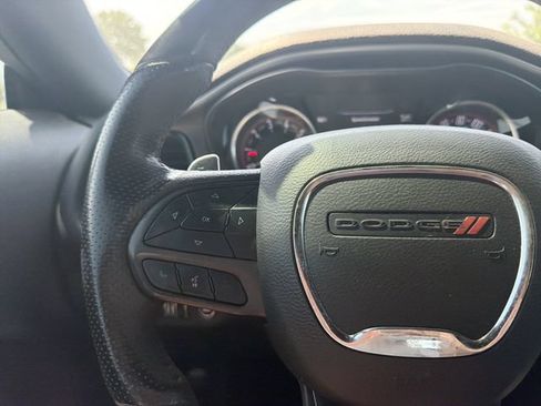 Used 2022 Dodge Challenger R/T RWD image 4