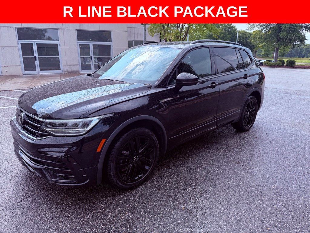 Used 2022 Volkswagen Tiguan SE R-Line AWD/4WD image 3