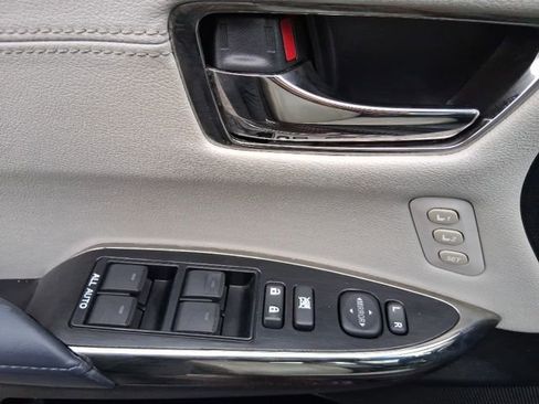 Used 2014 Toyota Avalon XLE image 16
