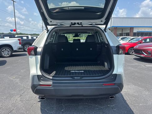 Used 2022 Toyota RAV4 XLE Premium FWD image 19