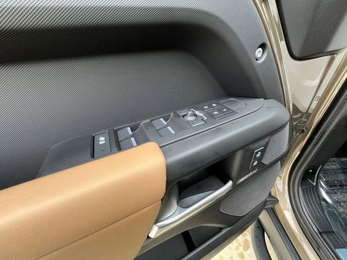 New 2026 Land Rover Defender 110 X-Dynamic SE AWD/4WD image 12