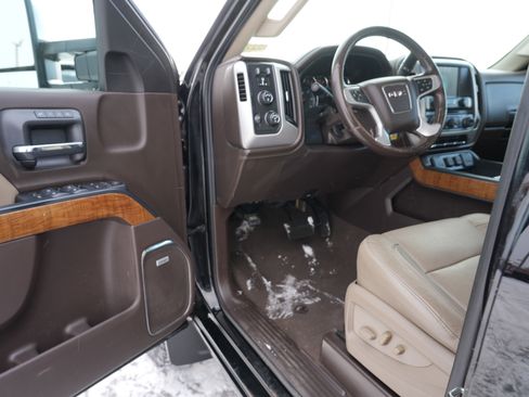 Used 2019 GMC Sierra 2500 SLT w/ Snow Plow Prep Package image 13