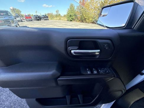 Certified 2025 GMC Sierra 1500 Pro w/ Pro Value Package image 29