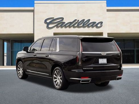 Used 2022 Cadillac Escalade ESV Premium Luxury Platinum image 8