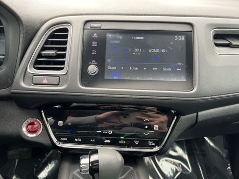 Used 2019 Honda HR-V Touring image 18