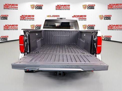Used 2025 Toyota Tacoma TRD Off-Road AWD/4WD image 17