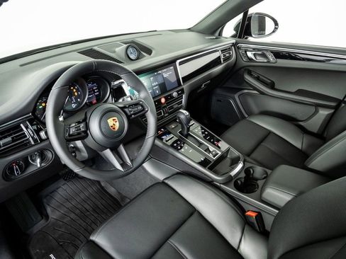 New 2026 Porsche Macan AWD/4WD image 4