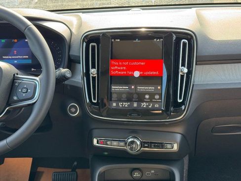 New 2026 Volvo XC40 B5 Ultra w/ Climate Package image 8