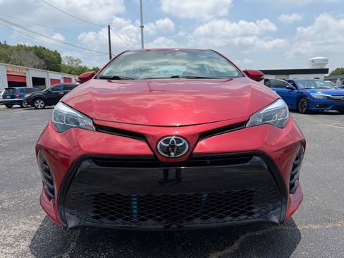 Used 2017 Toyota Corolla XSE FWD image 2