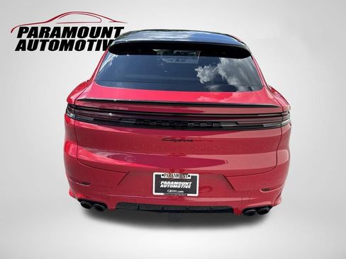 Used 2024 Porsche Cayenne Coupe AWD/4WD image 6