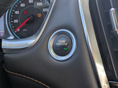 Used 2020 Chevrolet Traverse LT image 29