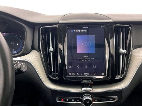 Used 2025 Volvo XC60 B5 Plus image 5