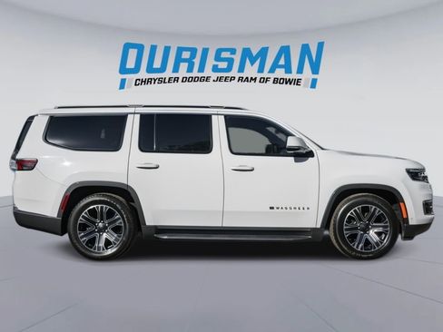 Used 2022 Jeep Wagoneer Series III AWD/4WD image 1