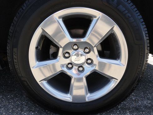 Used 2020 Chevrolet Suburban Premier w/ Premier 6.2L Value Package AWD/4WD image 32