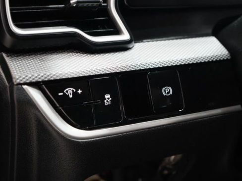 Used 2024 Kia Sportage LX image 21