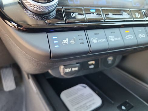 New 2026 Hyundai Elantra Limited FWD image 17