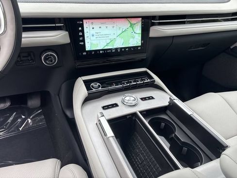 New 2026 Lincoln Navigator Reserve AWD/4WD image 20