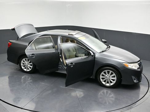 Used 2012 Toyota Camry XLE image 28