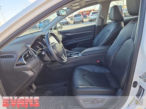Used 2020 Toyota Camry XSE image 18