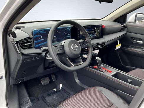 New 2025 Nissan Kicks SR image 6