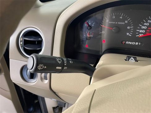 Used 2008 Ford F150 XLT image 12