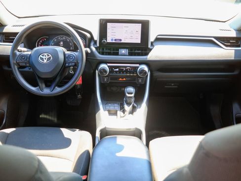 Used 2024 Toyota RAV4 LE FWD image 7