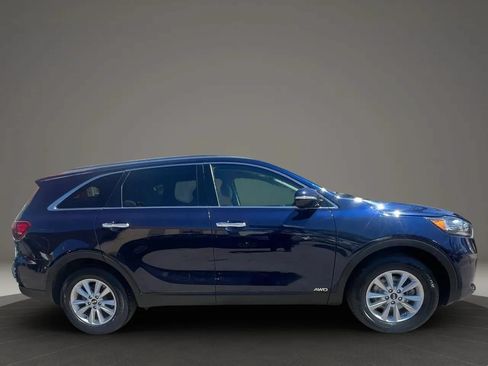 Used 2020 Kia Sorento LX w/ LX I4 Convenience Package AWD/4WD image 4