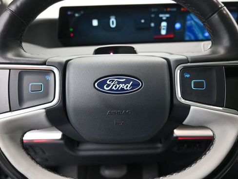 Used 2025 Ford Expedition Platinum AWD/4WD image 13