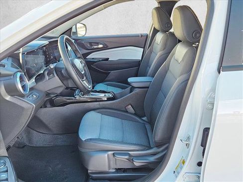 New 2026 Chevrolet Trax LT image 14