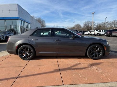 Used 2023 Chrysler 300 S image 6
