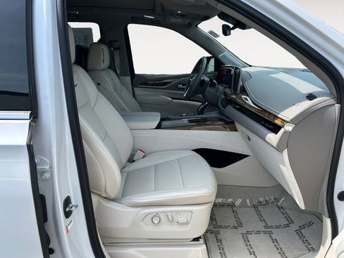 Used 2023 Cadillac Escalade Premium Luxury Platinum image 11