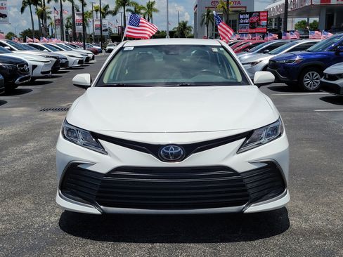 Used 2022 Toyota Camry LE FWD image 4