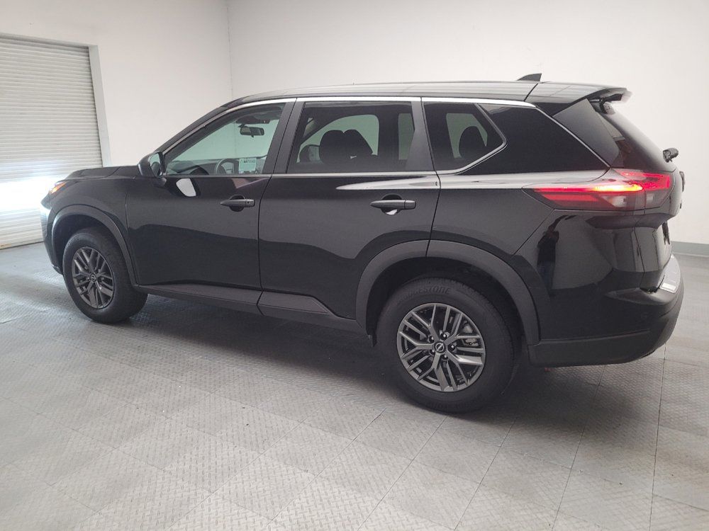 Used 2024 Nissan Rogue S FWD image 3