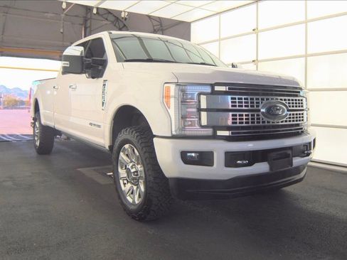 Used 2017 Ford F350 Platinum w/ Platinum Ultimate Package AWD/4WD image 4