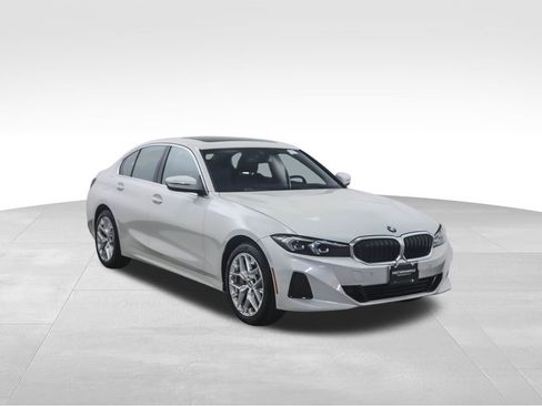 Used 2025 BMW 330i xDrive Sedan w/ Convenience Package image 7