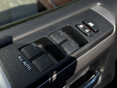 Used 2022 Toyota 4Runner SR5 Premium image 15