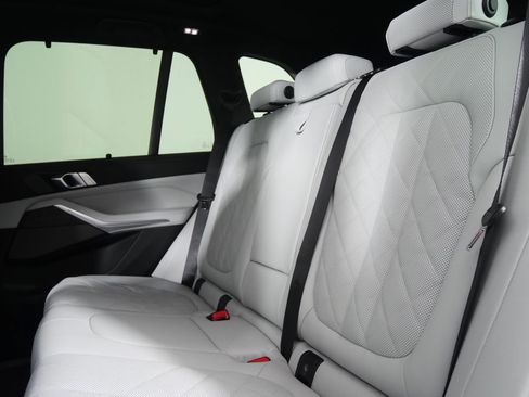 Used 2026 BMW X5 xDrive40i w/ Climate Comfort Package image 15