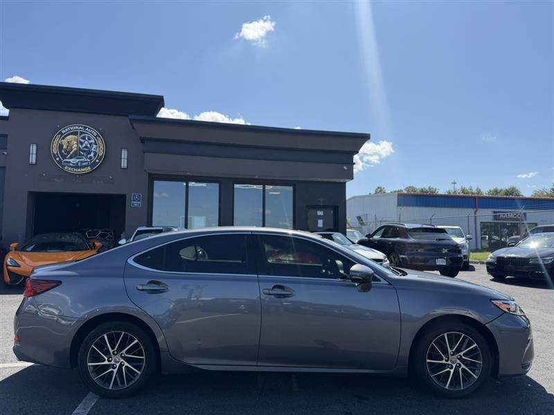 Used 2016 Lexus ES 350 w/ Navigation System Package FWD image 7