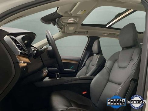 Used 2025 Volvo XC90 B6 Plus image 29