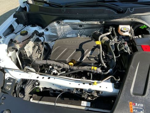 Used 2025 Chevrolet Trax LT w/ LT Convenience Package image 27