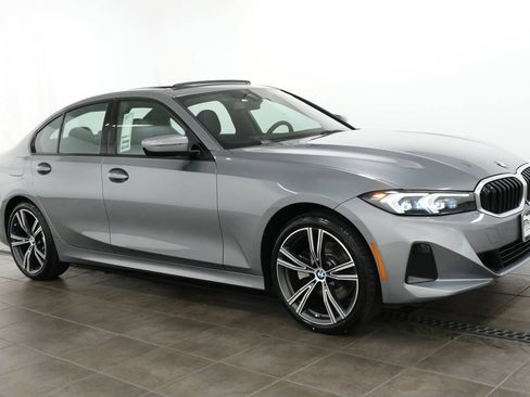 Used 2023 BMW 330i xDrive Sedan w/ Premium Package AWD/4WD image 6