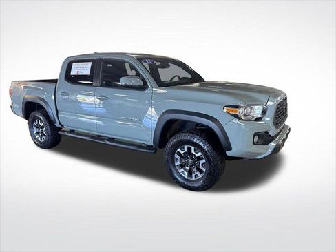 Certified 2022 Toyota Tacoma TRD Off-Road AWD/4WD image 7