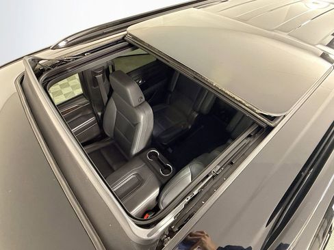 Used 2023 Chevrolet Tahoe Z71 w/ Luxury Package image 23