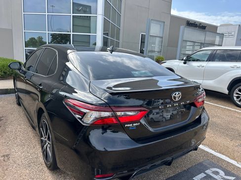 Used 2023 Toyota Camry SE FWD image 31