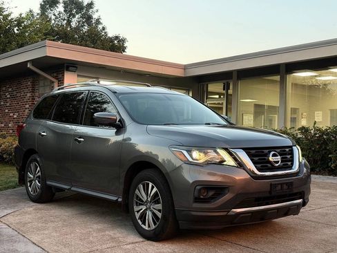 Used 2020 Nissan Pathfinder S FWD image 3
