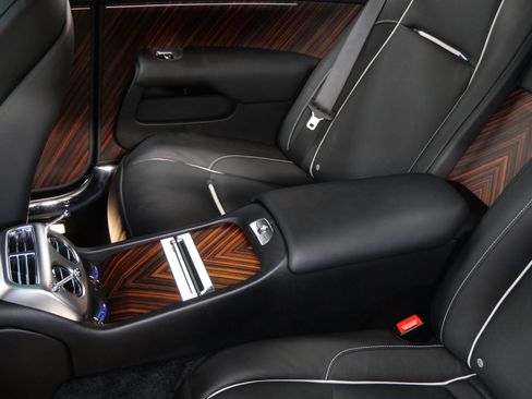 Used 2016 Rolls-Royce Wraith image 28