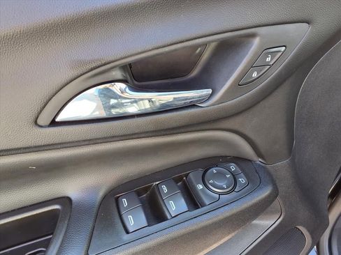 Used 2023 Chevrolet Equinox LT image 16